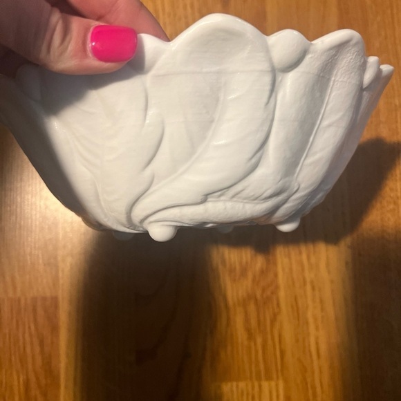 VTG Indiana Glass Company Serving Bowl Large 9"W x 3"H White Milk Glass Floral - Picture 4 of 5